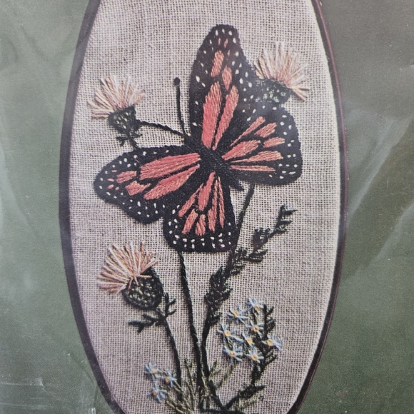 Butterfly June Craft Inc 70s Stitchery Kit Hoop N Frame NWOT Sealed - Picture 2 of 10